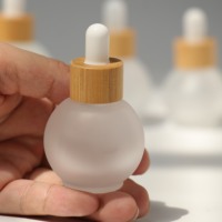 Botol Serum Kaca Datar Polesan Mewah dengan Tutup Kayu Gelap untuk Perawatan Kulit, Riasan, dan Kecantikan (dengan Pipet)