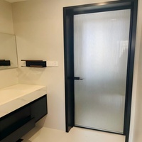 Portes doubles en bois massif de style postmoderne avec cadre en aluminium finition noire, verre bien scellé, portes intérieures de salle de bain