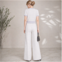 Ensemble chic en tricot gris pied-de-poule 2 pièces pour femme, haut à manches courtes et col en V et pantalon large pour une garde-robe sophistiquée