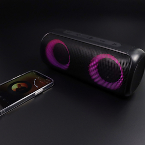 Altavoz Bluetooth Impermeable para Exteriores con Luces RGB Coloridas, Altavoz Estéreo Inalámbrico Portátil para Fiestas, Campamentos, Playa y Piscina - Product Image 4