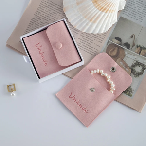 Bolsa de Joyería de Microfibra de Gamuza Rosa de 8*8cm, Embalaje de Lujo Personalizado Tipo Sobre con Botón para Regalos - Product Image 5