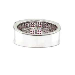 Bague unisexe en or blanc massif 18 carats avec diamant taille brillant et rubis, sertie en canal, pour mariage, fête ou anniversaire, style vintage raffiné - Product Image 2