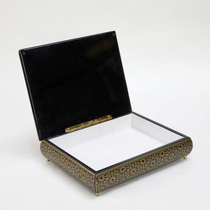 Exhibidor de Madera de Alto Brillo con Forro de Gamuza para Anillos, Pulseras y Collares, Diseño Rectangular Lujoso y Elegante - Product Image 1