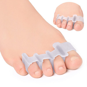 Clip de pied pour hommes et femmes Hallux Valgus Ajusteur Sebs Séparation des orteils Absorption des chocs et soulagement de la pression Séparateur d'orteils à quatre trous - Product Image 1