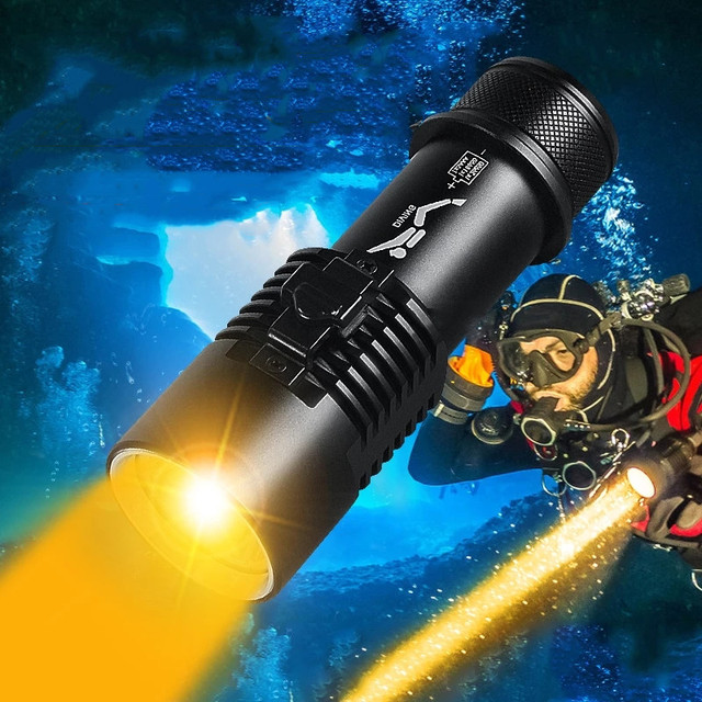 Diving scuba Flashlight Super Bright Led Yellow Torch Light Profession Underwater Flash Lights IPX8 Waterproof Lantern