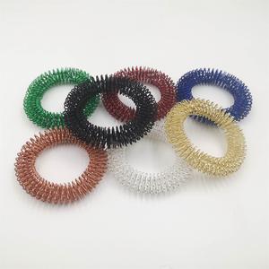 Braccio colorato Relax Dito Massaggio Digitopressione Anello - Product Image 2