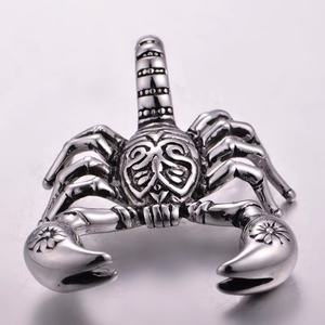 จี้สร้อยคอรูปแมงป่องสไตล์เรโทรพังก์ทำจากสแตนเลสผลิตจากโรงงาน สร้อยคอแฟชั่นสำหรับผู้ชาย พร้อมโลโก้สั่งทำได้ - Product Image 1