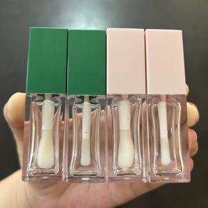 ISMAN Vente en gros de tubes à gloss carrés transparents de 8 ml, teintés rose et vert, emballages vides pour gloss avec un <span class=keywords><strong>grand</strong></span> applicateur, logo personnalisé - Product Image 1