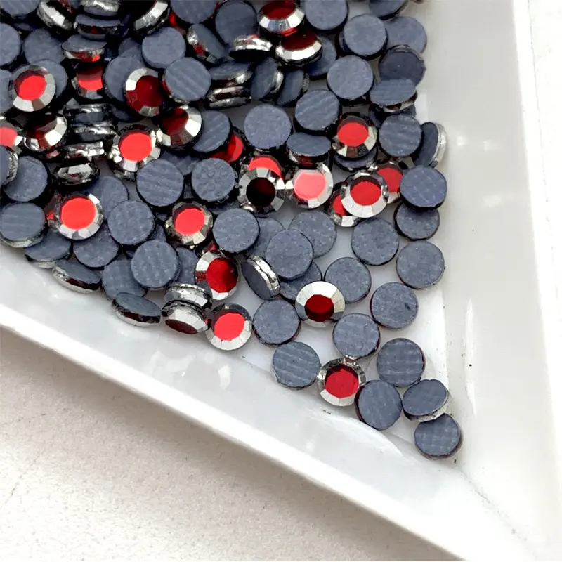 2023 new arrival colours iron on strass red rhinestones with metal silver rim plating hot fix crystals