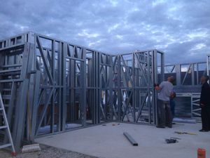 Nhà thép nhẹ với trang trí thép nhẹ chắc chắn và bền chắc phù hợp cho gia đình, văn phòng, du lịch và nhà ở dịch vụ - Product Image 2