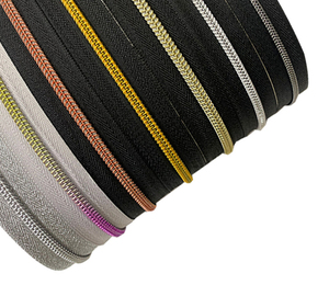 PP Plastic Close-End Zipper 5# with Regular <strong>Teeth</strong> Nickel-Free Customized Color - Product Image 6