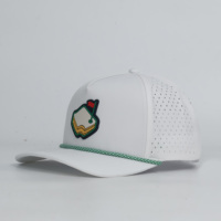 Casquette Snapback 5 Panneaux Perforée Imperméable avec Patch en Caoutchouc Personnalisé de Haute Qualité et Trous Découpés au Laser