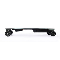 Longboard électrique à moteur intégré avec surface de planche colorée