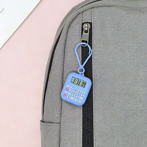 Mini calculadora portátil con diseño de clip, colores blanco y azul, pantalla de 8 dígitos, funciona con pilas para uso diario - Product Image 5