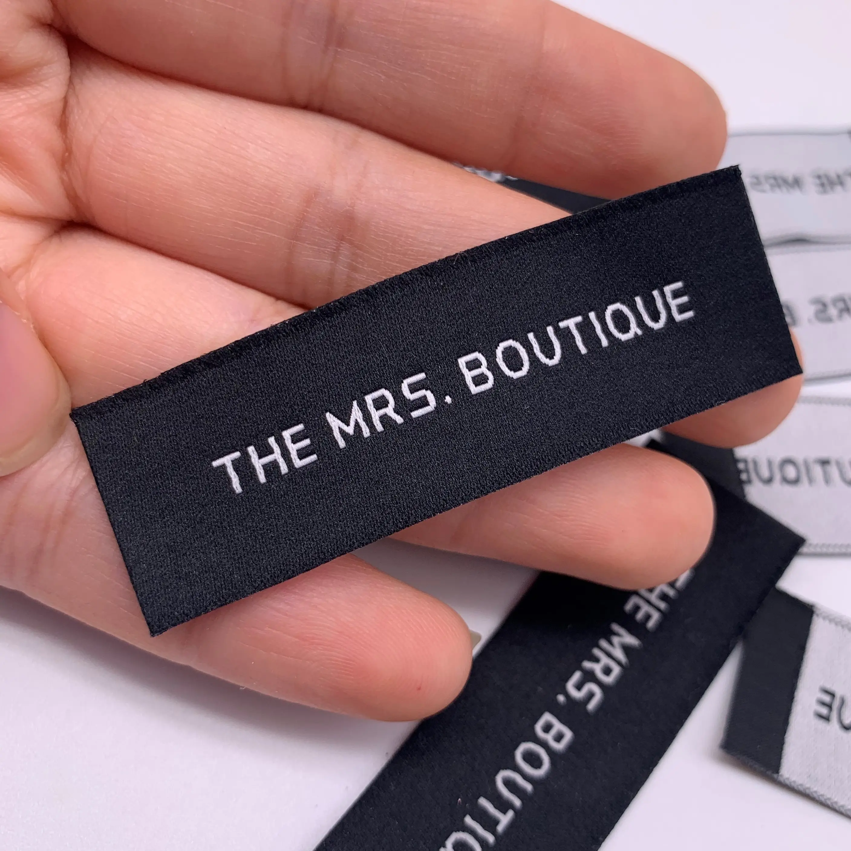 Custom branded fabric label neck label woven labels
