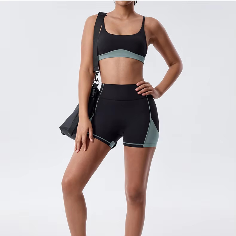 Color-Block Activewear Set: side profile showing stretch, rise and leg-opening fit