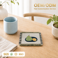 Sous-verre carré décoratif en jacquard motif poire et citron, tissé, avec franges et pompons, pour vente en gros