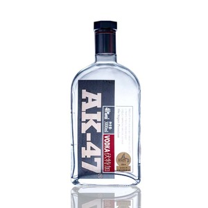Botella de vidrio <span class=keywords><strong>AK</strong></span> 47 con forma plana, 700ml, con tapas plateadas, para <span class=keywords><strong>vodka</strong></span> - Product Image 1