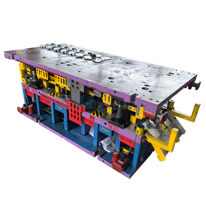Matrice <span class=keywords><strong>de</strong></span> découpe usinée CNC pour pièces d'appareils électroménagers, support <span class=keywords><strong>de</strong></span> porte renforcé, moule <span class=keywords><strong>de</strong></span> poinçonnage progressif, support en tôle, matrice <span class=keywords><strong>de</strong></span> pressage - Product Image 1