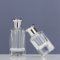 Flacon pulvérisateur vide unique 30ml 50ml, flacon de parfum en verre de luxe personnalisé, nouveau design carré, fond épais, avec bouchon pulvérisateur
