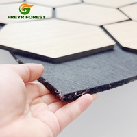 Panneaux acoustiques géométriques en MDF, panneaux en fibres de polyester, films PVC basiques en bois, panneaux muraux pour la décoration des murs et plafonds intérieurs
