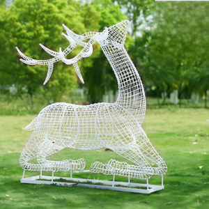 Sculpture abstraite grande en treillis métallique résistant aux intempéries, statue animale ajourée pour la décoration des parcs urbains, des pelouses et des centres commerciaux - Product Image 1
