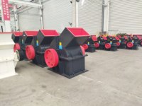 Concasseur à marteaux diesel mobile 600X800, machine à roulements de moteur pour le charbon, le calcaire, le sel, l'argile, la brique et la roche, en vente