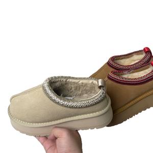 Uggs 2025 Bottes d'Hiver pour <span class=keywords><strong>Femme</strong></span>, <span class=keywords><strong>Style</strong></span> Ethnique, en Pur Cuir de Vachette, Slippers à Semelle Épaisse avec Chaussures Confortables - Product Image 5