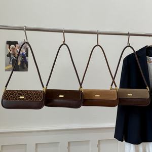 Bolso Bandolera Retro de Moda, Nuevo Invierno 2025, Estilo Francés para Mujer, Bolso de Hombro Casual, Bolso Tote Liso, Venta al Por Mayor - Product Image 6