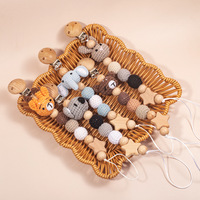 Ensemble cadeau hochet musical en bois, sucette gonflable et porte-étiquette nominative à motif animalier de dessin animé pour nouveau-nés jusqu'à 3 ans