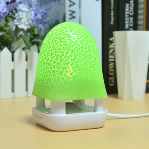 เครื่องกระจายกลิ่นหอมพร้อมไฟ LED และเครื่องเพิ่มความชื้นในอากาศ สำหรับใช้ในบ้านหรือบนโต๊ะทำงาน ใช้พลังงานจาก USB ผลิตจากวัสดุพลาสติก - Product Image 1