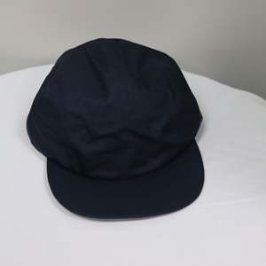 หมวกกีฬาแบบมีโลโก้ปัก หมวกแก๊ปทรงทรัคเกอร์ ผ้าโพลีเอสเตอร์ 100% แบบด็อบบี้ กันน้ำ ระบายอากาศได้ดี รับผลิตตามแบบ สั่งทำได้ - Product Image 4