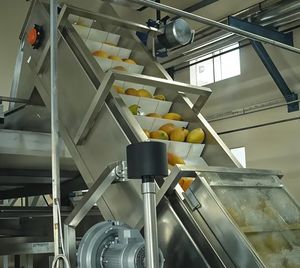 Jingtian PU Ölbeständiger 2-Schicht-Steigbandförderer mit Riffelung 2 Jahre Garantie 50x20x20cm für Lebensmittel- und Getränkefabriken - Product Image 2