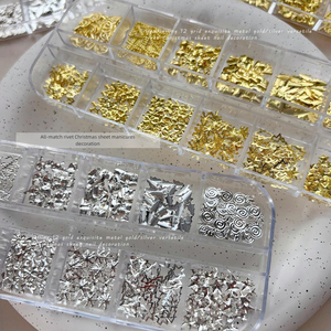 Breloques pour ongles de Noël, décorations 3D pour les fêtes, ornements pour nail art, fournitures pour manucure en salon - Product Image 4