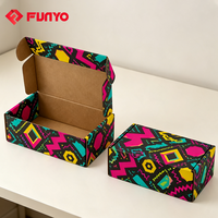Cajas de Cartón Corrugado a Medida con Logotipo para un Embalaje Perfecto de Trajes