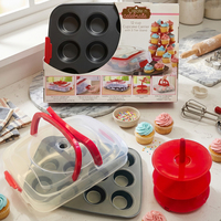 Ensemble de transport pour cupcakes 3-en-1 avec moule à muffins antiadhésif 12 cavités et support de présentation détachable à 3 niveaux, boîte de transport pour cupcakes avec couvercle verrouillable
