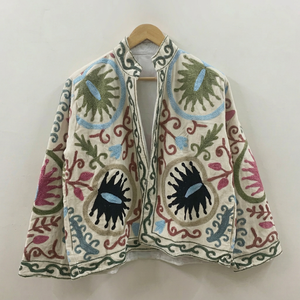 Chaqueta Bordada de Algodón Premium Hecha a Mano para Mujer, Elegante, Color Blanco Hueso, Abierta por Delante, Corta - Product Image 1