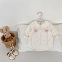 Romper Elegante para Bebé Estilo Francés con Cuello Peter Pan, Apliques de Corazón y Tejido Pointelle, Personalizable