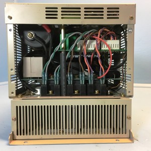 Variateur de fréquence AC PLC R88D-UT110H 200V 40 KW 531 <span class=keywords><strong>HP</strong></span> 3 PH 24 Ampères R88DUT110H - Product Image 3