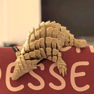 Oddcraft Modèle articulé de pangolin en plastique imprimé en 3D, jouet décoratif de bureau personnalisable, OEM et ODM disponibles - Product Image 4