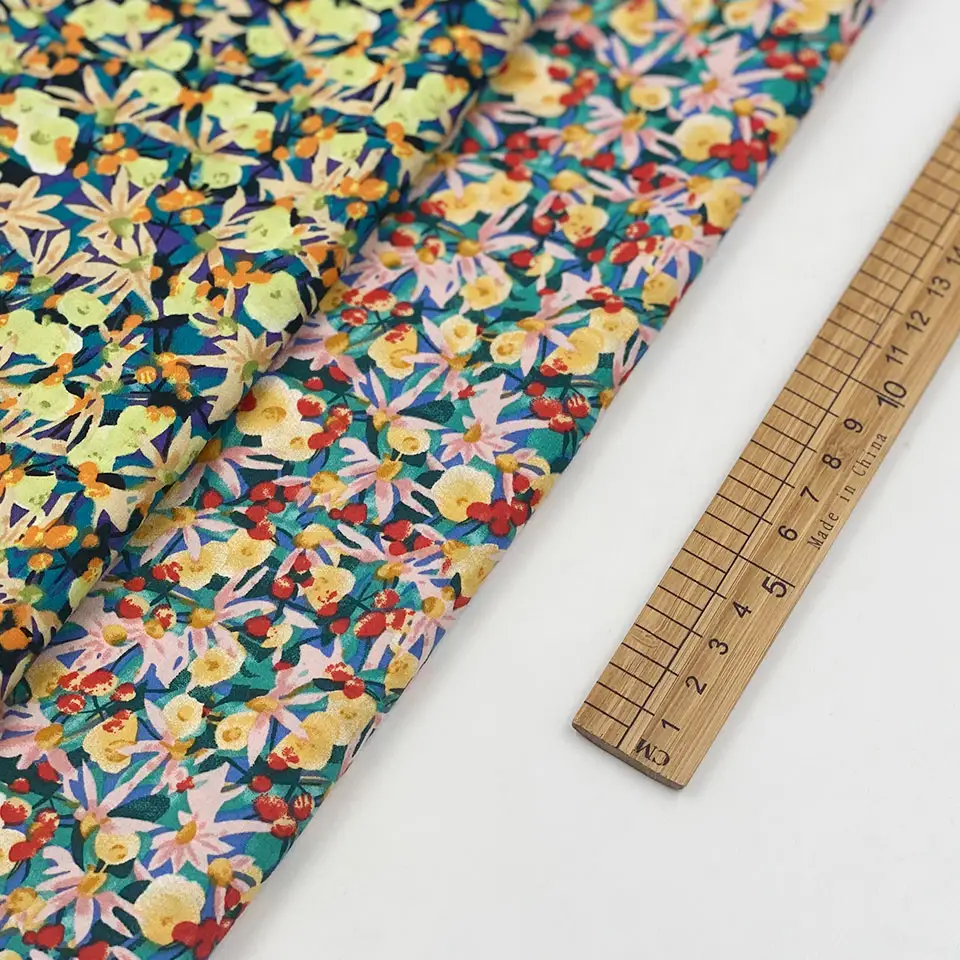 low MOQ stock lot floral daisy pattern cotton poplin printing 100% cotton fabric for women dress shirts