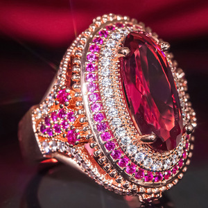 Anello Scintillante di Lusso Stile Corte per Donne, Elegante Gioiello da Dito alla Moda - Product Image 6
