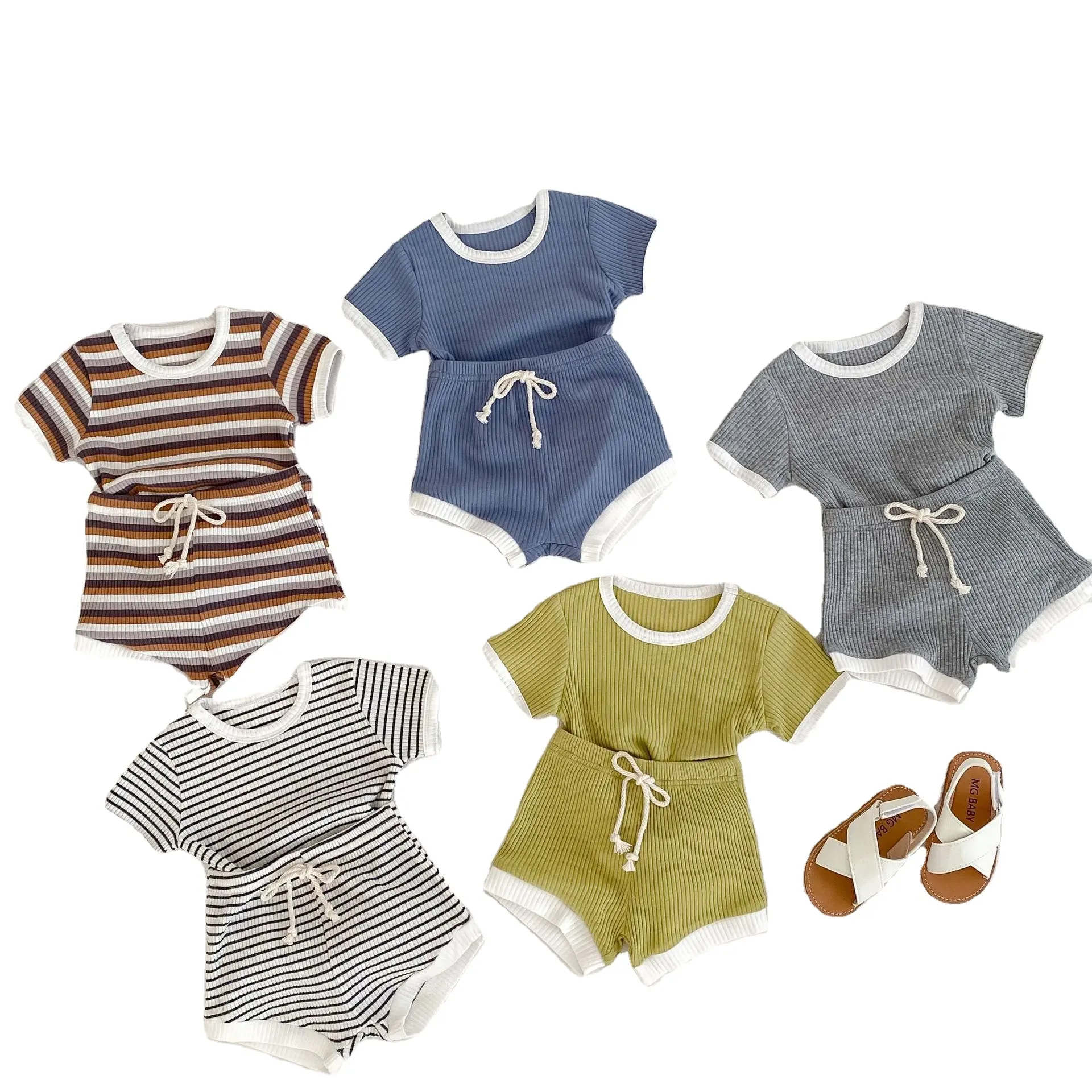 Ivy83706A2024ボーイズ新作セットベビーシンプルカジュアルOネックTシャツショーツセット幼児ファッションリブ付きツーピース衣装