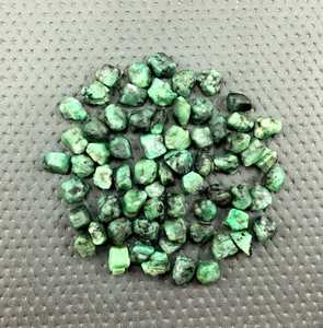 25 piedras preciosas de Esmeralda verde natural, 10-12mm, mayorista de Efecto Estrella en bruto suelto para la fabricación de joyas de piedra de nacimiento de mayo sin tratar - Product Image 2