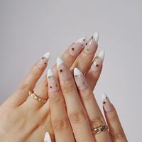 Faux ongles à presser en acrylique blanc crème avec paillettes argentées et étoiles de mer, forme amande française, peints à la main, personnalisables, vente en gros pour l'été et la plage