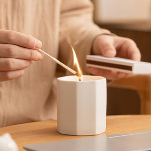 Bougie d'aromathérapie intérieur maison cire de soja parfum main GiftinsFragrance céramique tasse bougie usine <span class=keywords><strong>en</strong></span> gros - Product Image 1