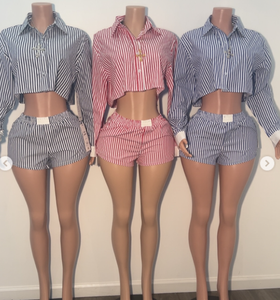 ZHEZHE Completo Estivo da Donna: Camicia Casual con Colletto e Pantaloncini a Righe a Maniche Lunghe, Set 2 Pezzi Taglie Forti - Product Image 1