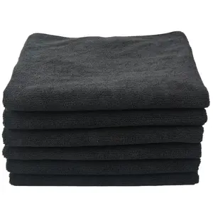 Serviette en microfibre noire pour lavage de voiture