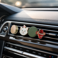 Diffuseur de parfum suspendu personnalisé en métal de luxe moderne pour grille d'aération de voiture, longue durée, vente en gros