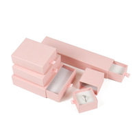 Boîte-cadeau de luxe en carton ondulé rose personnalisable stratification brillante pour bijoux mats en relief, y compris bracelets boucles d'oreilles
